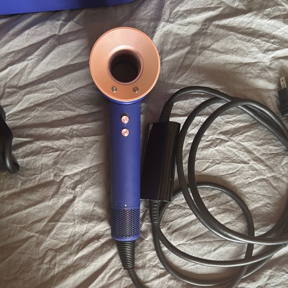 Dyson Blue Hair Dryer Set - Picture 3 of 3